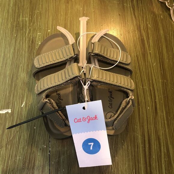 Cat & Jack NWT NEW Boy's Green Kody Velcro Sandals Size 7 - Picture 1 of 5
